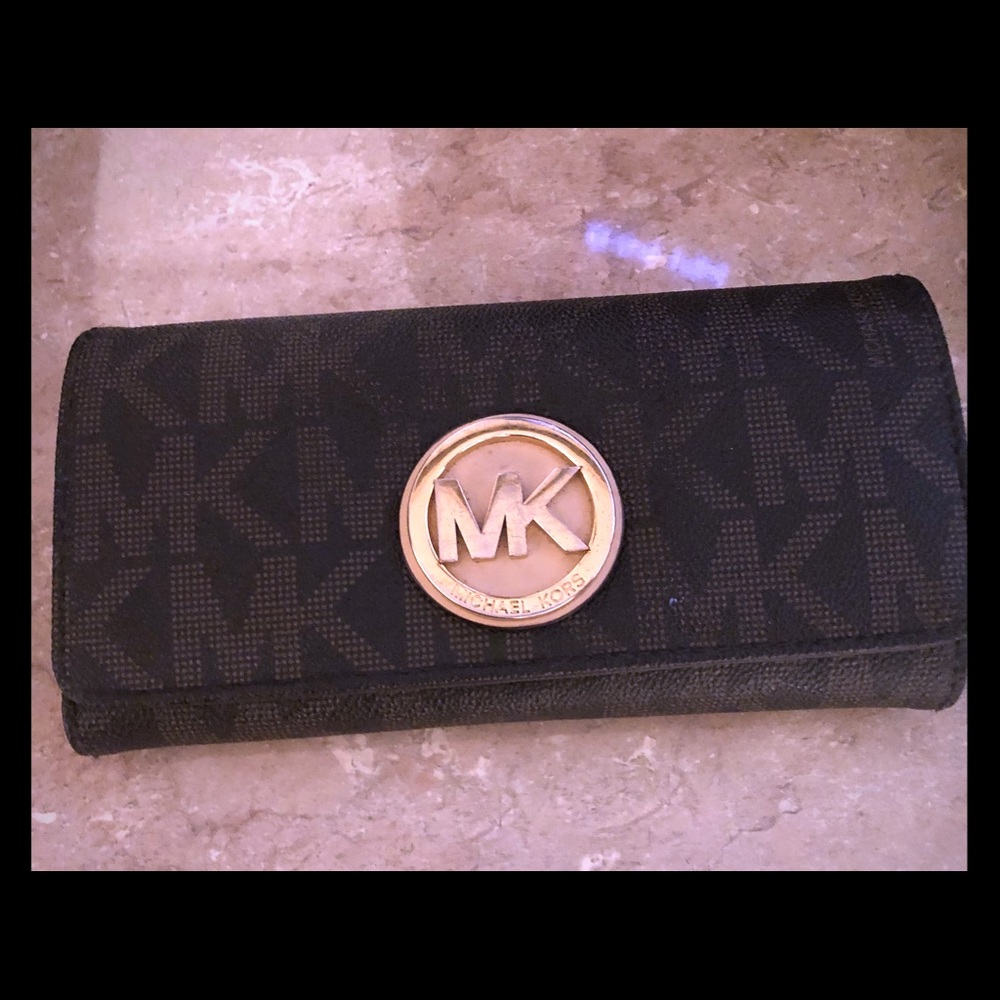 Michael Kors Signature Wallet.